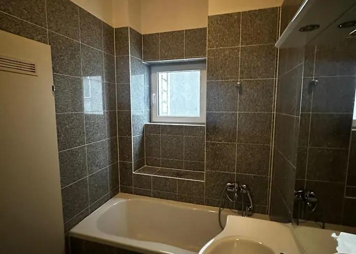 Spacious Cozy 2bd In Mitte Appartamento Vienna